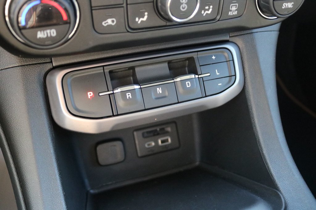 2021 GMC Acadia AT4 in Montréal, Quebec - 19 - w1024h768px