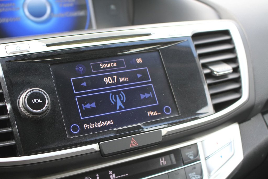 Honda Accord Touring 2014 à Gatineau, Québec - 21 - w1024h768px
