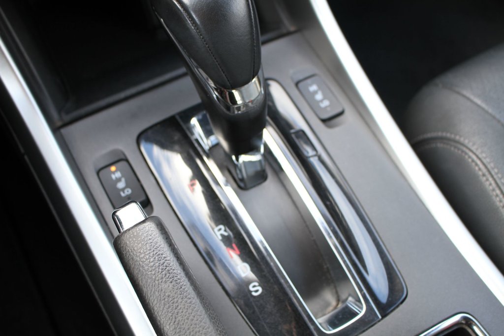 Honda Accord Touring 2014 à Gatineau, Québec - 18 - w1024h768px