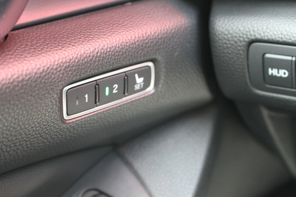 Honda Accord Touring 2020 à Montréal, Québec - 16 - w1024h768px