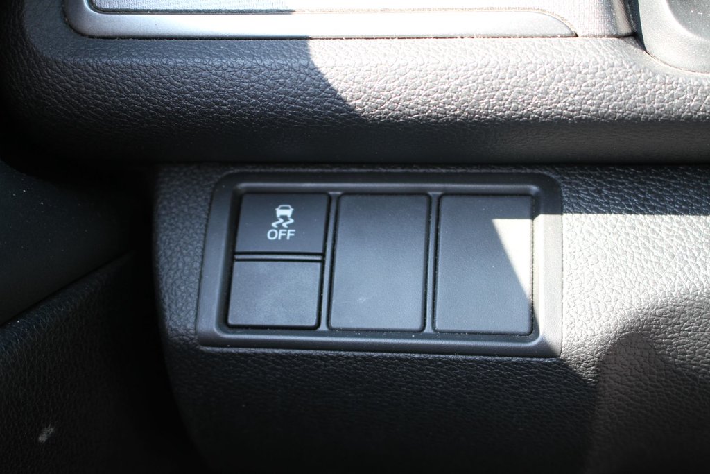 2017 Honda Civic Hatchback LX in Gatineau, Quebec - 13 - w1024h768px