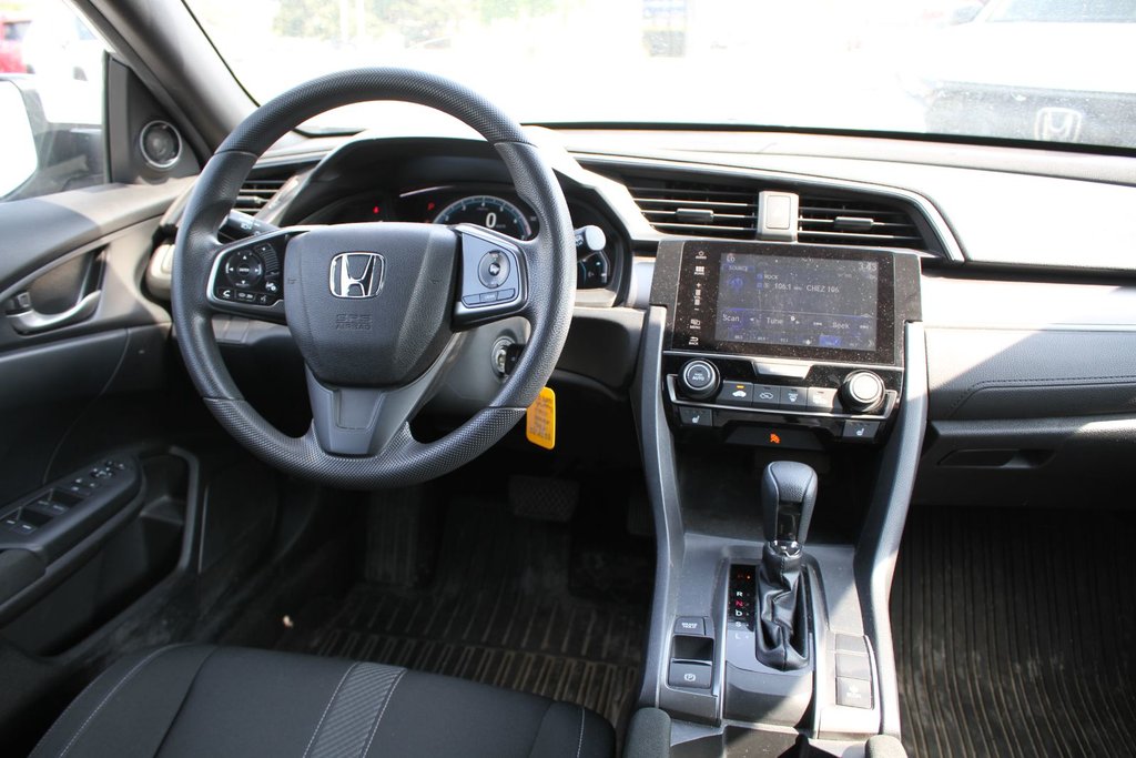 2017 Honda Civic Hatchback LX in Gatineau, Quebec - 9 - w1024h768px