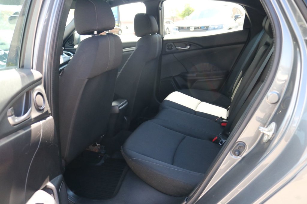 Honda Civic Hatchback LX 2017 à Gatineau, Québec - 8 - w1024h768px
