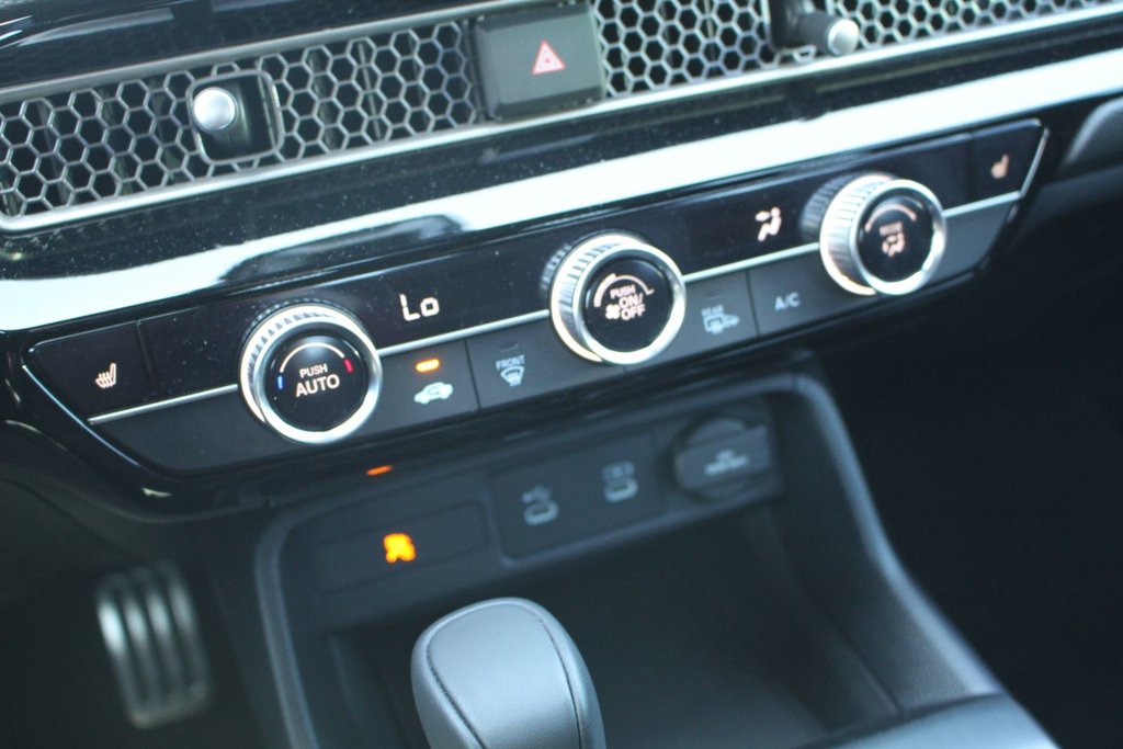 2025 Honda Civic Hatchback Sport in Montréal, Quebec - 17 - w1024h768px