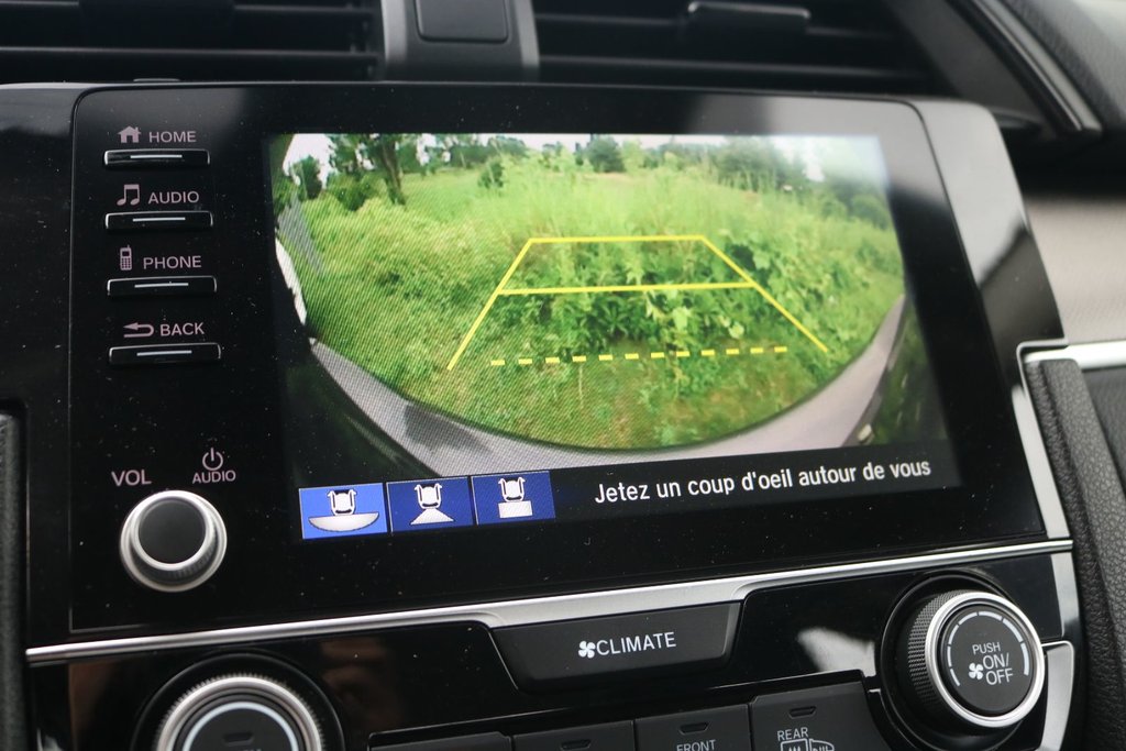 2019 Honda Civic LX in Montréal, Quebec - 18 - w1024h768px