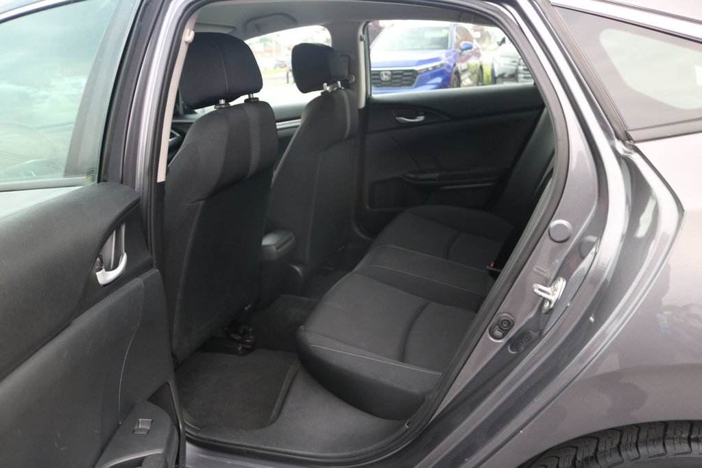 2019 Honda Civic LX in Montréal, Quebec - 8 - w1024h768px