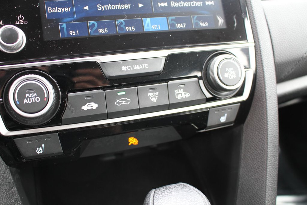 Honda Civic LX 2020 à , Québec - 17 - w1024h768px