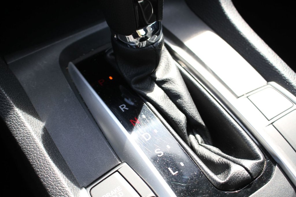 Honda Civic LX 2020 à , Québec - 16 - w1024h768px