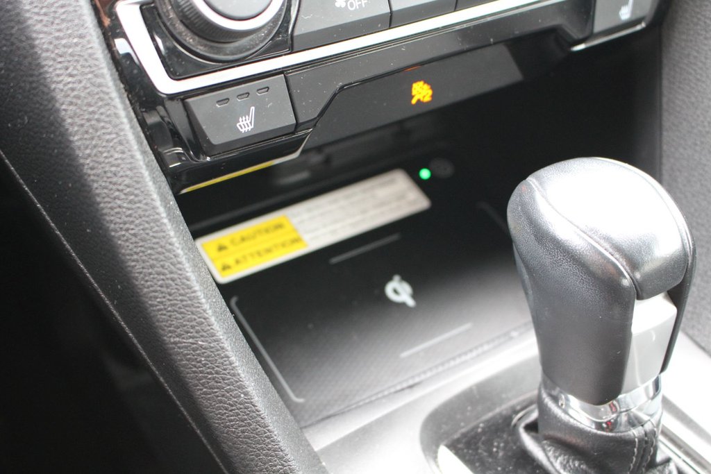 2020 Honda Civic Touring in , Quebec - 17 - w1024h768px