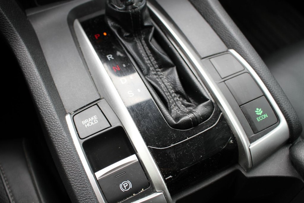 2020 Honda Civic Touring in , Quebec - 16 - w1024h768px