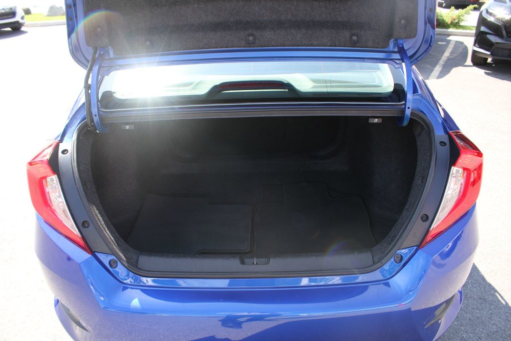 Honda Civic EX 2021 à , Québec - 25 - w1024h768px