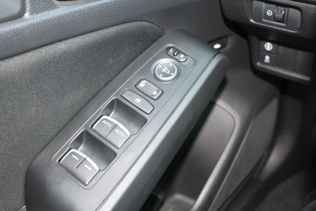 2022 Honda Civic LX in Gatineau, Quebec - 16 - w1024h768px