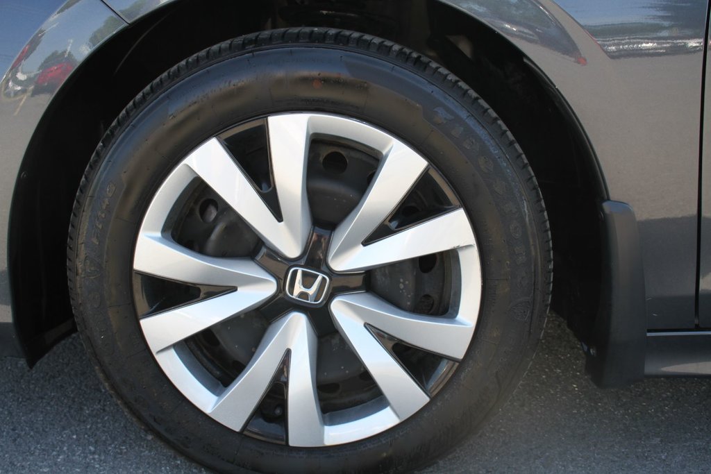 2022 Honda Civic LX in Gatineau, Quebec - 25 - w1024h768px