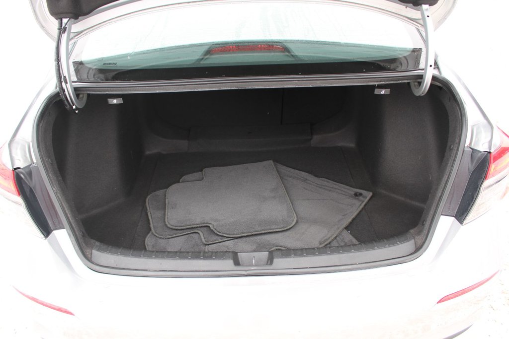 Honda Civic LX 2022 à , Québec - 22 - w1024h768px