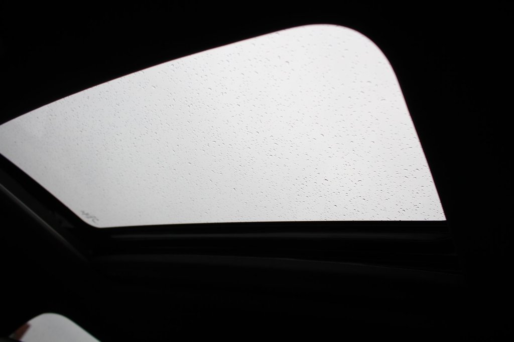 Honda CR-V Hybrid Touring | AWD 2023 à Gatineau, Québec - 26 - w1024h768px