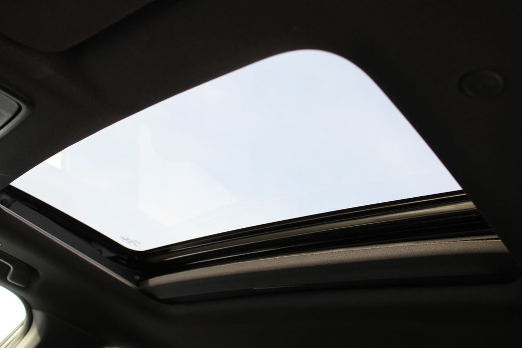 Honda CR-V Hybrid Touring 2024 à , Québec - 27 - w1024h768px