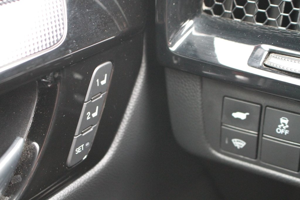 2024 Honda CR-V Hybrid Touring | AWD in Montréal, Quebec - 15 - w1024h768px