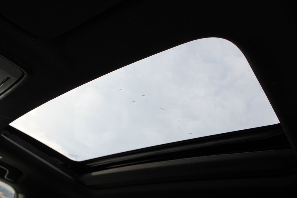 Honda CR-V Hybrid Touring | AWD 2025 à , Québec - 27 - w1024h768px