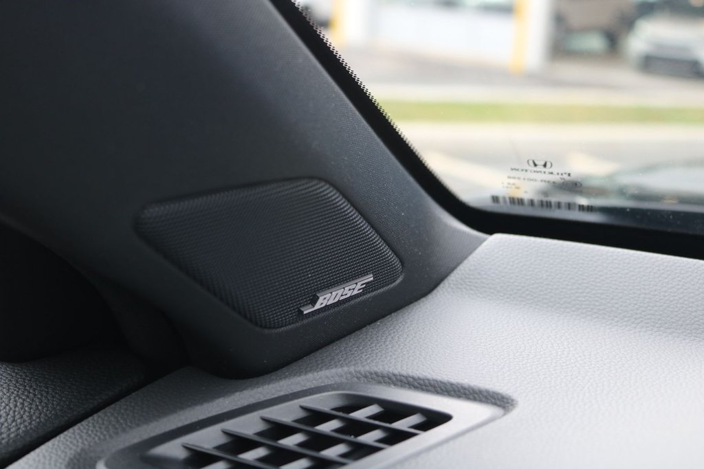 Honda CR-V Hybrid Touring | AWD 2025 à Gatineau, Québec - 15 - w1024h768px