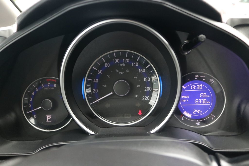 2016 Honda Fit EX in Gatineau, Quebec - 11 - w1024h768px