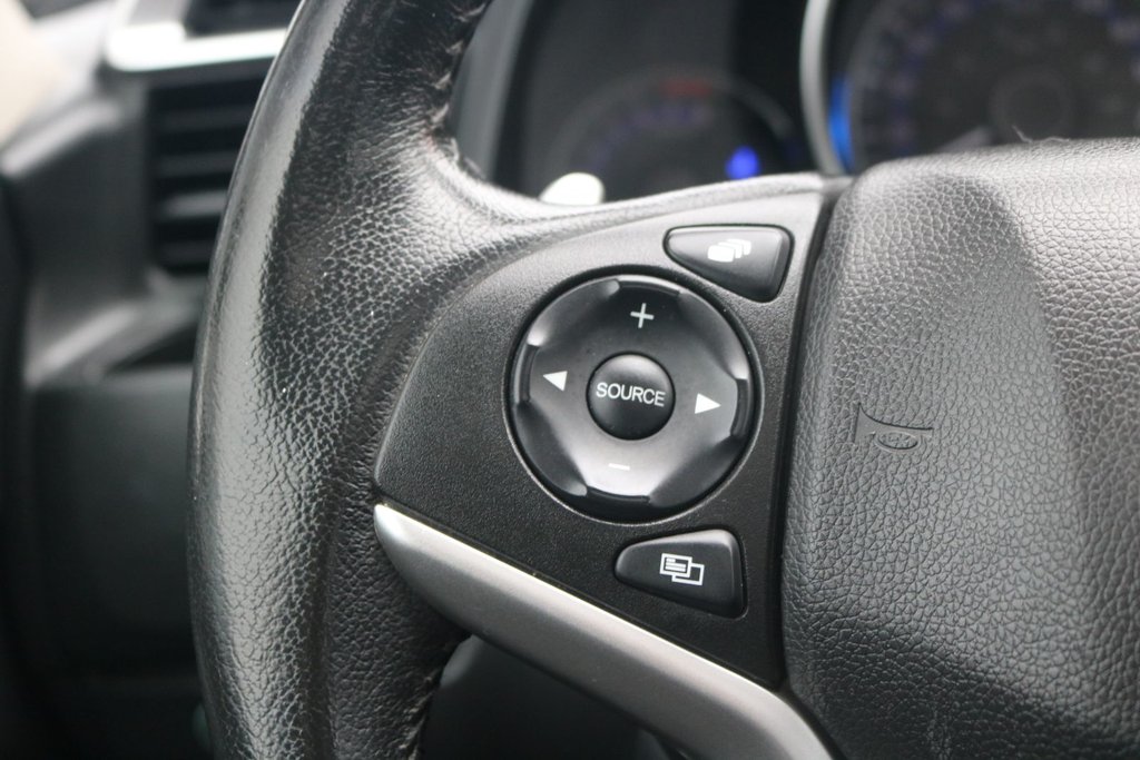 2016 Honda Fit EX in Gatineau, Quebec - 12 - w1024h768px