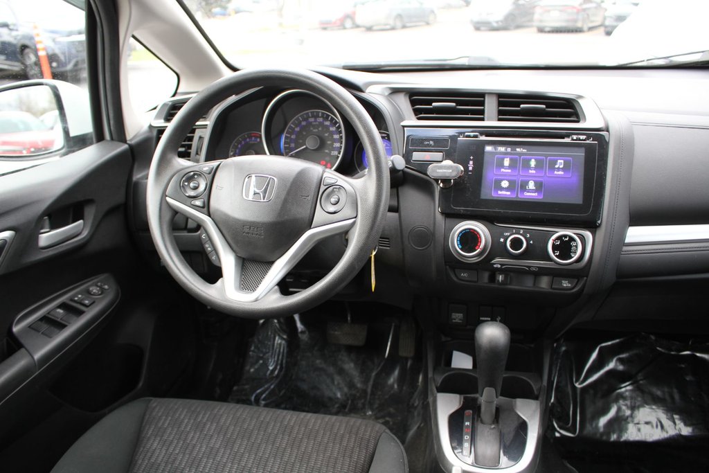 Honda Fit LX 2017 à Gatineau, Québec - 9 - w1024h768px