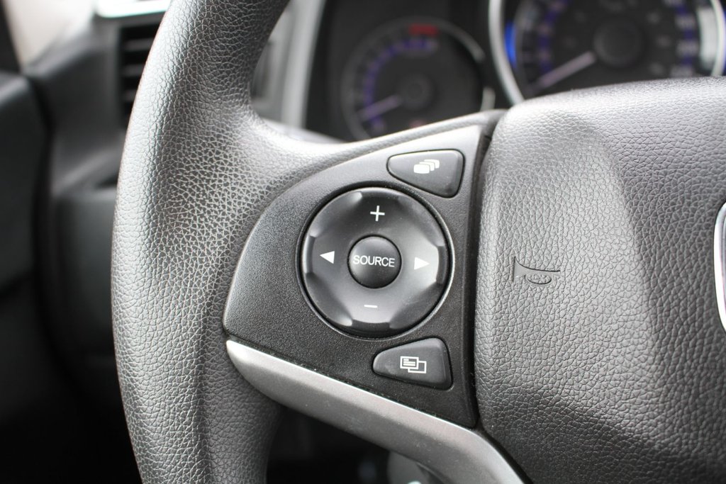 Honda Fit LX 2017 à Gatineau, Québec - 12 - w1024h768px