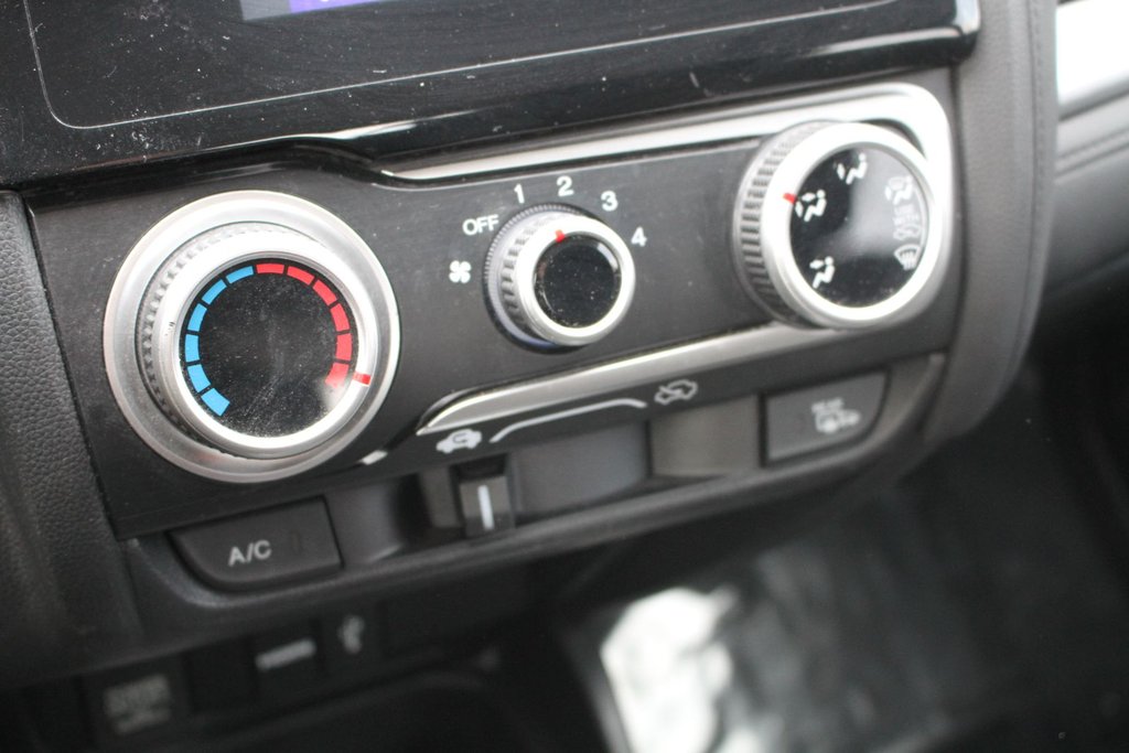 Honda Fit LX 2017 à Gatineau, Québec - 16 - w1024h768px