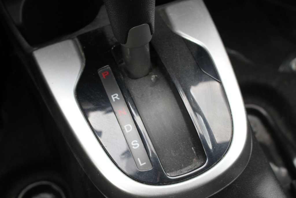 Honda Fit LX 2017 à Gatineau, Québec - 15 - w1024h768px