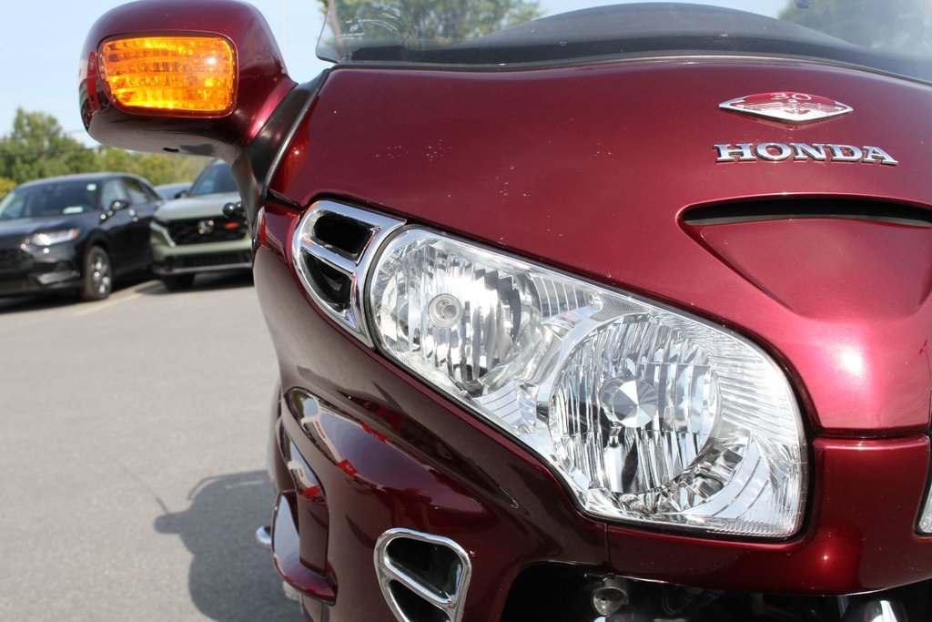 2005 Honda GOLDWING in , Quebec - 8 - w1024h768px