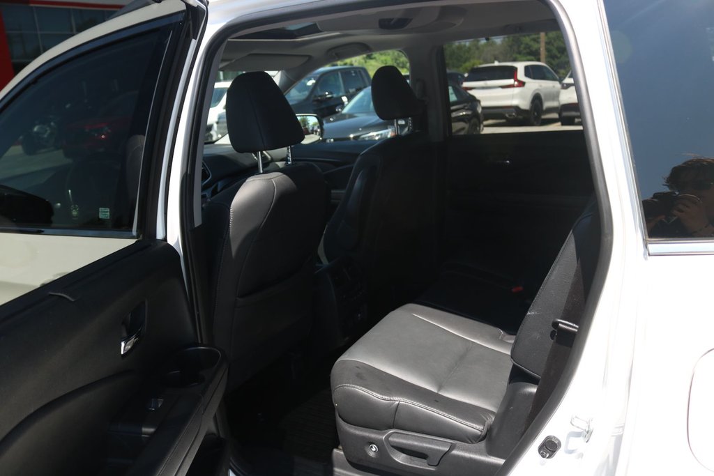 2021 Honda Pilot Touring | AWD in Gatineau, Quebec - 8 - w1024h768px