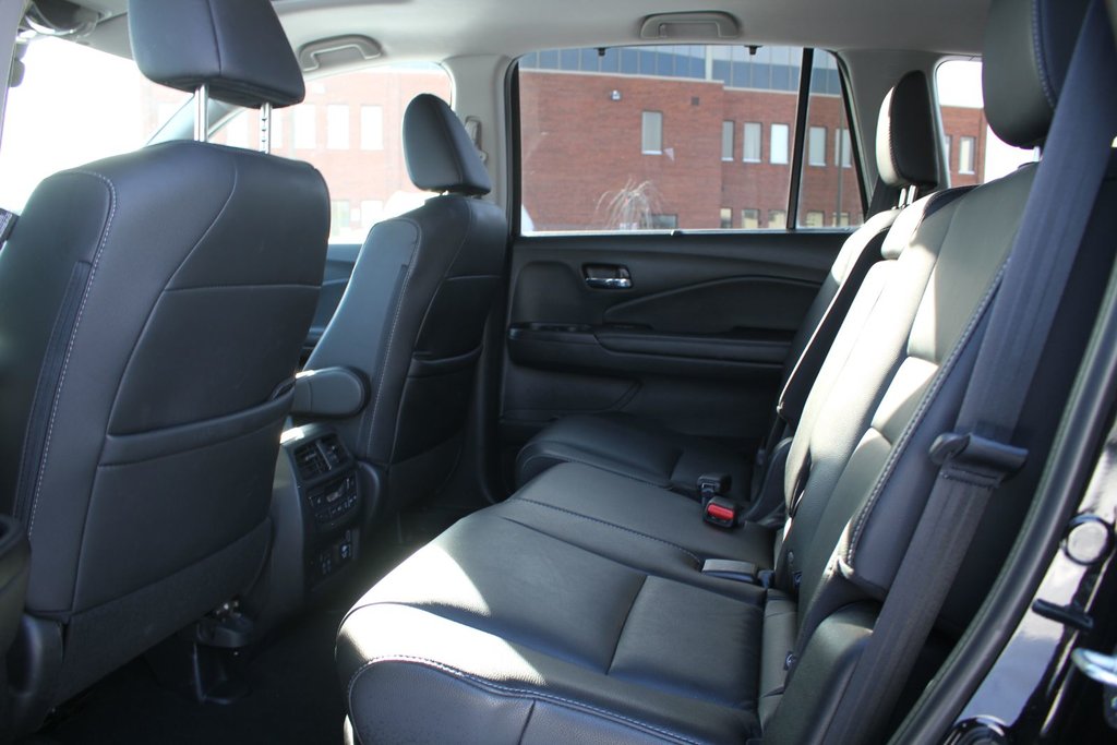 2022 Honda Pilot Touring 8-Passenger in Gatineau, Quebec - 8 - w1024h768px