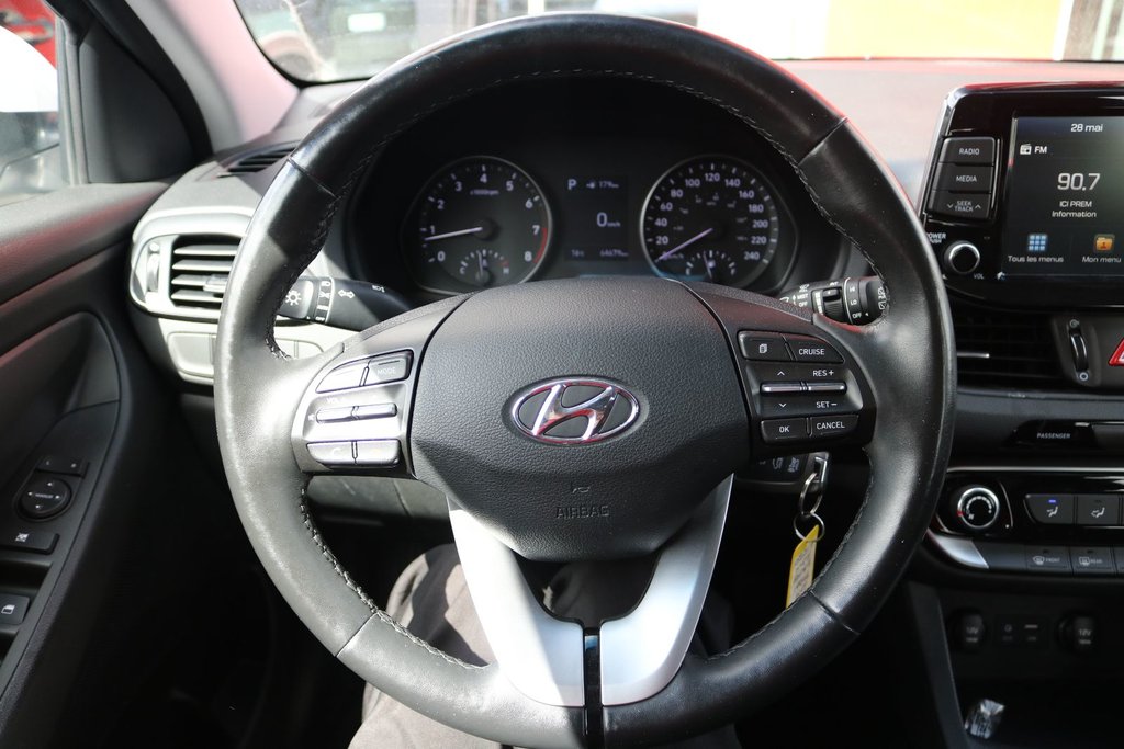 2019 Hyundai Elantra GT Preferred in Gatineau, Quebec - 10 - w1024h768px