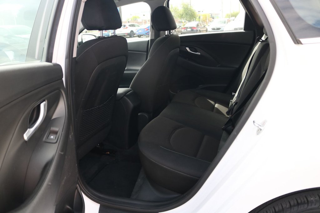 2019 Hyundai Elantra GT Preferred in Gatineau, Quebec - 8 - w1024h768px