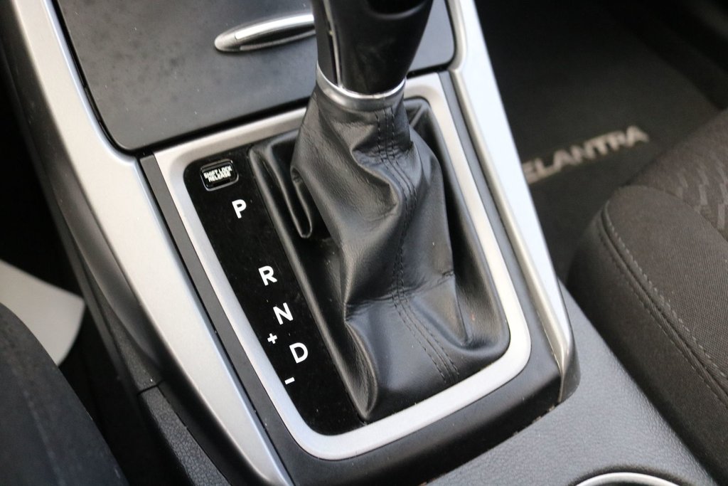 2016 Hyundai Elantra GLS in Gatineau, Quebec - 13 - w1024h768px