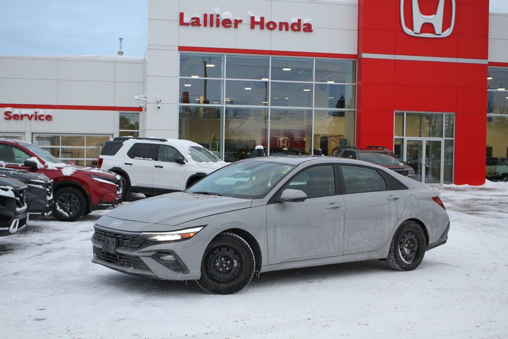 Hyundai Elantra Preferred 2024 à Gatineau, Québec - 1 - w1024h768px