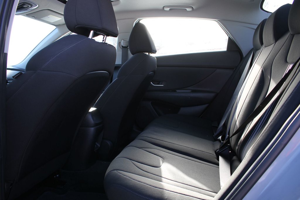 Hyundai Elantra Preferred 2024 à , Québec - 8 - w1024h768px