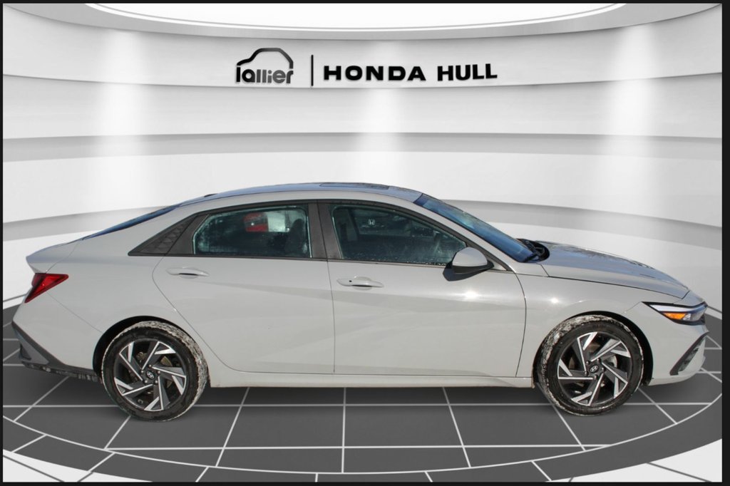 Hyundai Elantra Preferred 2024 à , Québec - 6 - w1024h768px