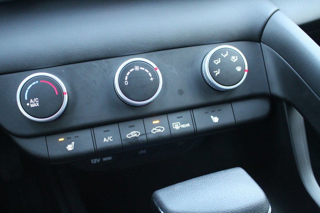 Hyundai Elantra Essential 2025 à Gatineau, Québec - 16 - w1024h768px