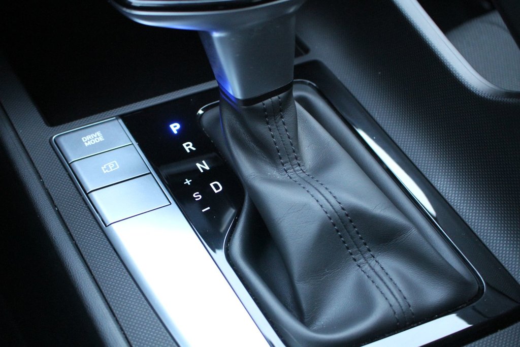 Hyundai Elantra Essential 2025 à Gatineau, Québec - 15 - w1024h768px