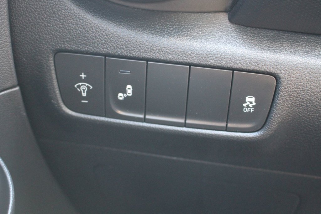 2021 Hyundai Kona Preferred in Montréal, Quebec - 13 - w1024h768px