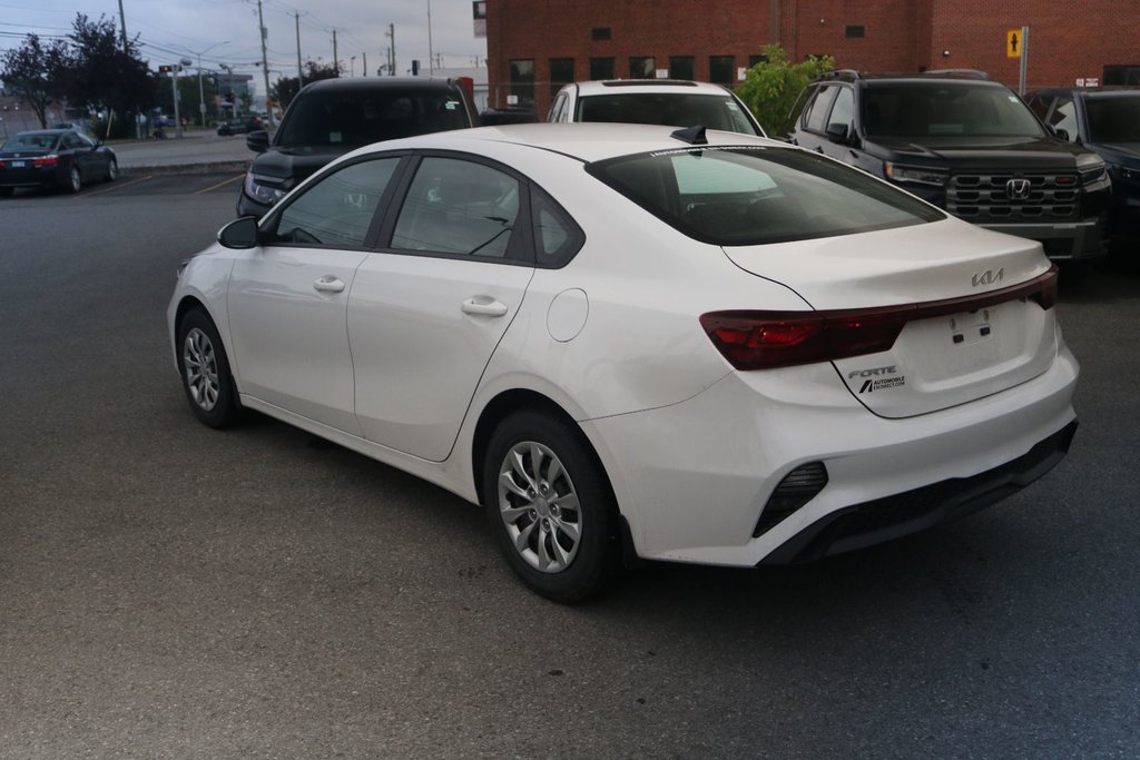 2023 Kia Forte LX in Gatineau, Quebec - 3 - w1024h768px