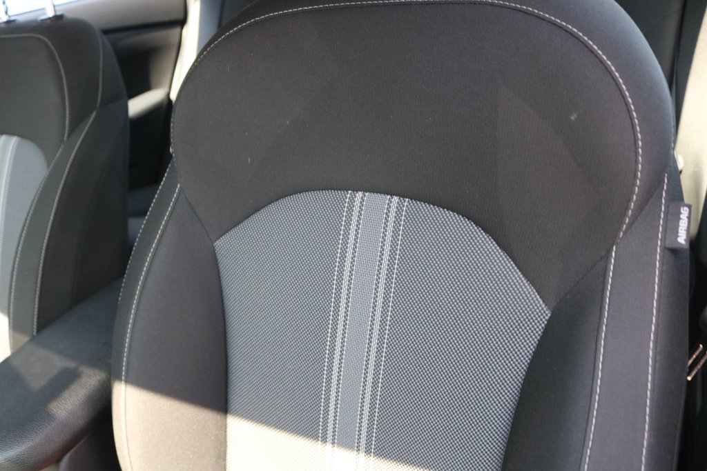 2023 Kia Forte LX in Montréal, Quebec - 20 - w1024h768px