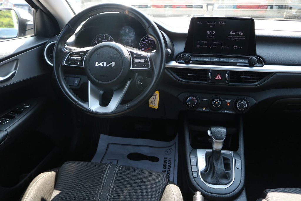 2023 Kia Forte LX in Montréal, Quebec - 9 - w1024h768px