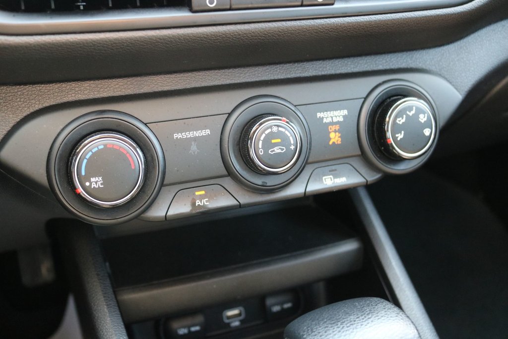 2023 Kia Forte LX in Montréal, Quebec - 16 - w1024h768px