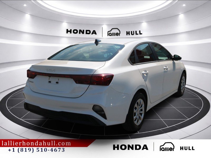 2023 Kia Forte LX in Montréal, Quebec - 5 - w1024h768px