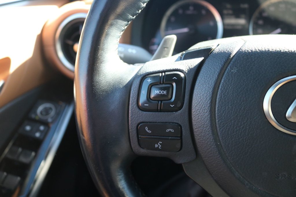2022 Lexus IS 300 in Gatineau, Quebec - 12 - w1024h768px
