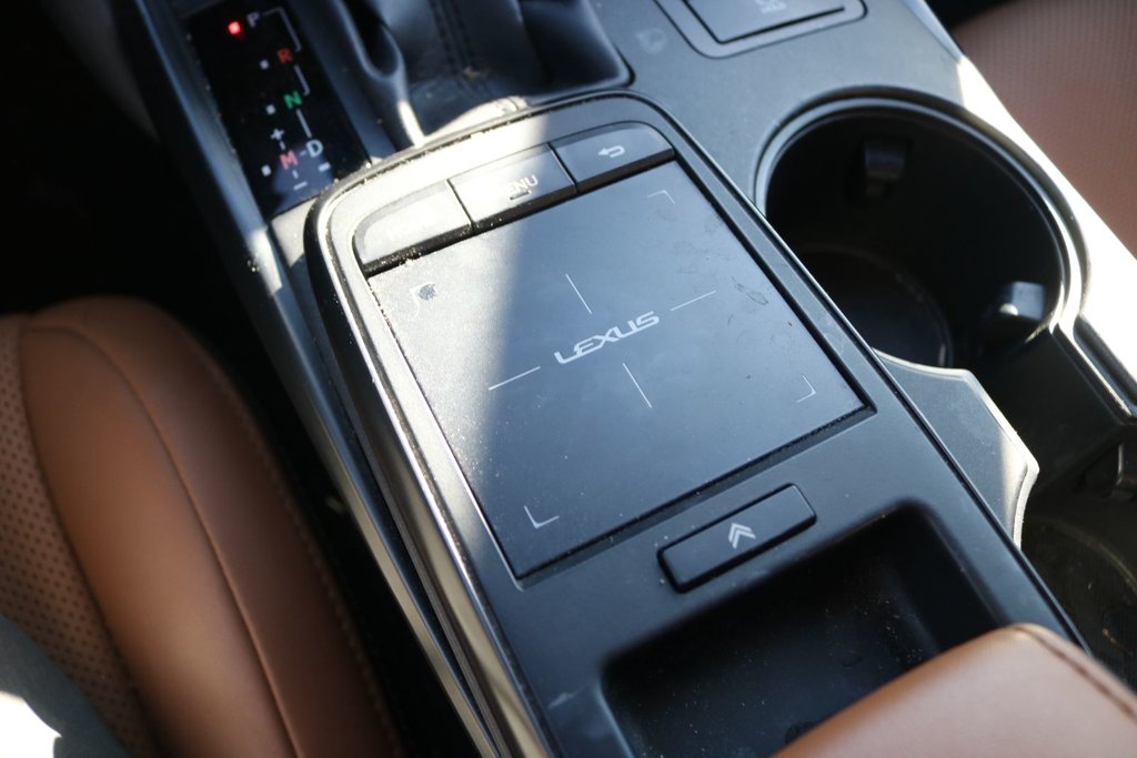 2022 Lexus IS 300 in Gatineau, Quebec - 15 - w1024h768px