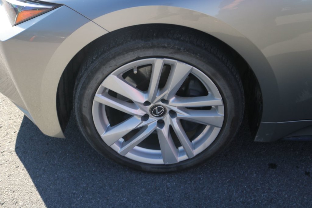 2022 Lexus IS 300 in Gatineau, Quebec - 24 - w1024h768px