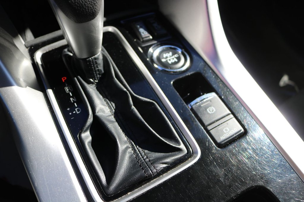 2024 Mitsubishi Eclipse Cross SEL | AWD in Montréal, Quebec - 16 - w1024h768px
